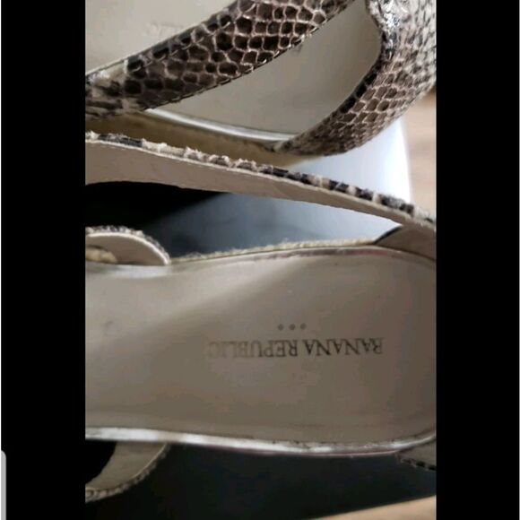 Banana Republic wedge sandal - Picture 5 of 5